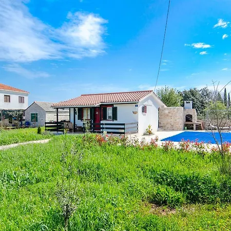 Ferienhaus House Ara *